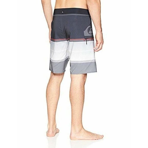 Quiksilver Men's Black Highline Slab 20" Swimtrunk Size 32X20 NGB - Picture 4 of 5